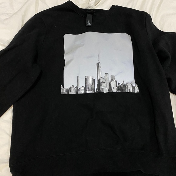 New York City Flash Crewneck from H&M - Picture 2 of 8